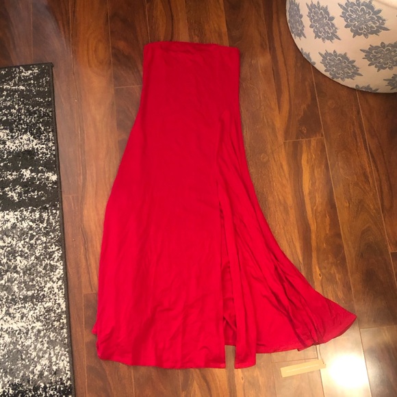 **SOLD** NWT Reformation Passion Dress in Cherry - Picture 3 of 4
